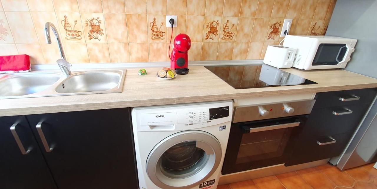 Encantadora Vivienda En El Paseo Maritimo De سالو المظهر الخارجي الصورة